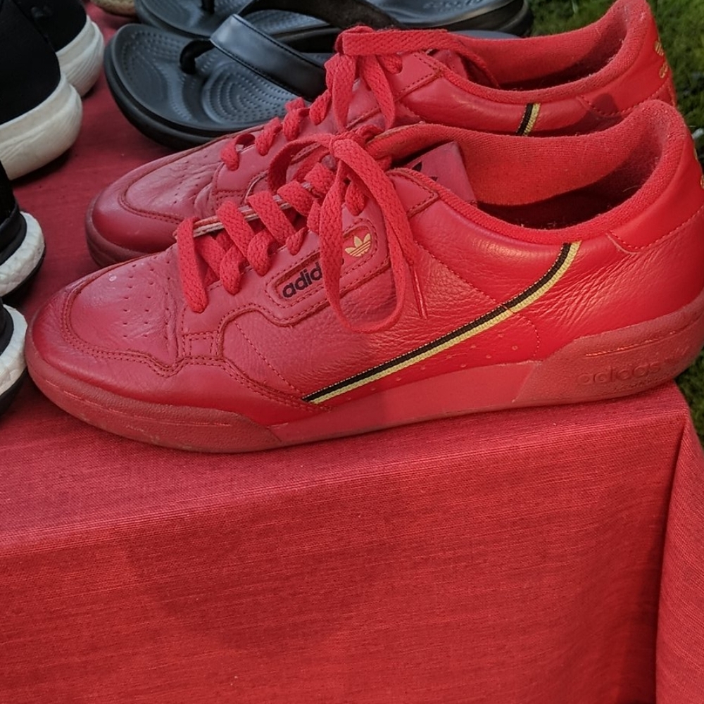 Size 8 red Reebok